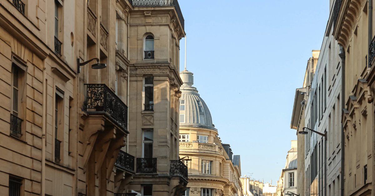 Vue rue parisienne