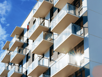 Faut-il racheter ou transférer son crédit immobilier au moment de vendre sa maison ?